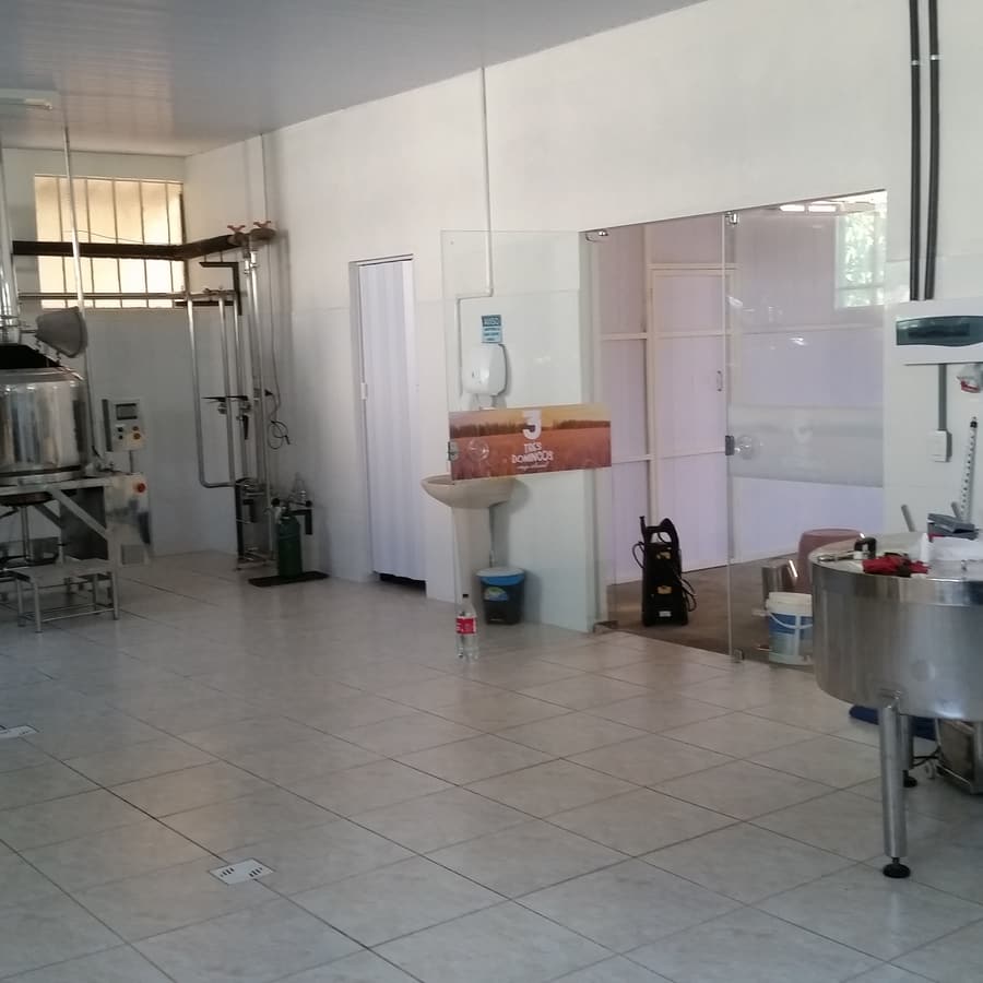 Bastidores da produção na fábrica em Anicuns