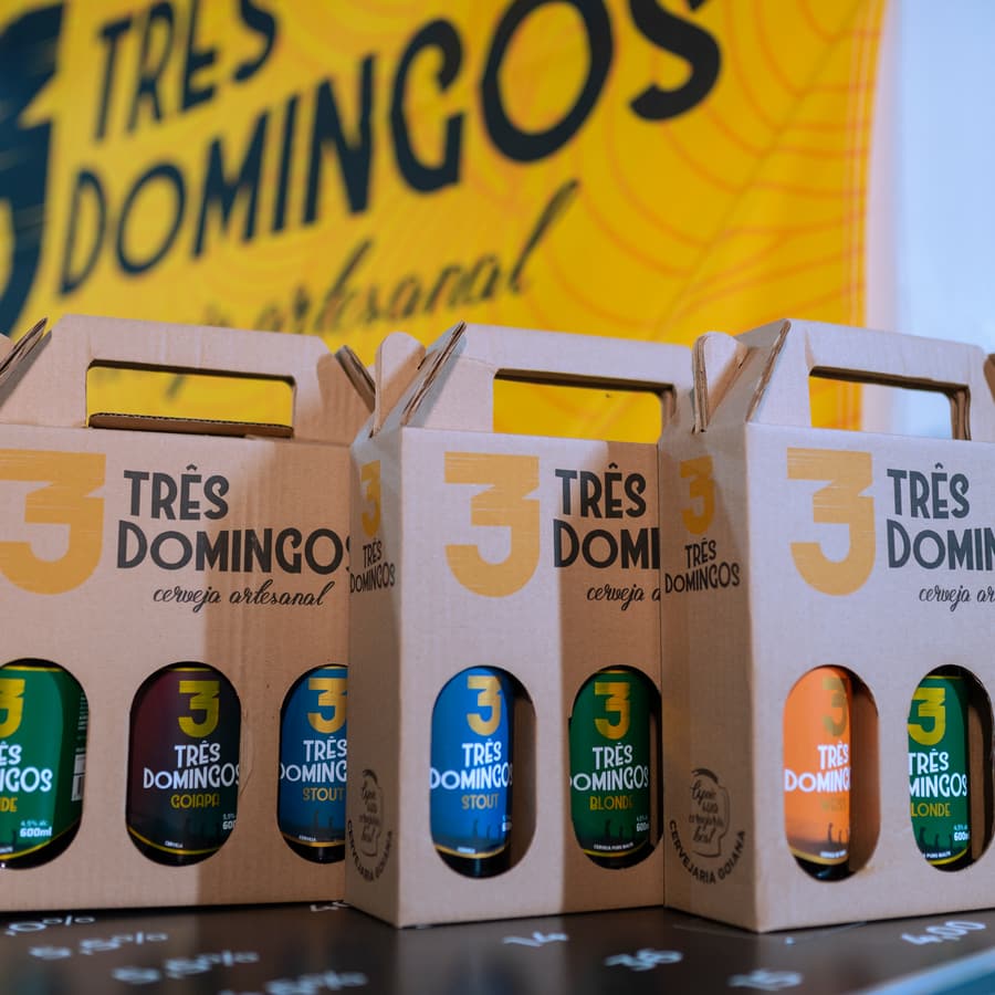 Kits de cerveja artesanal Três Domingos em festival cervejeiro